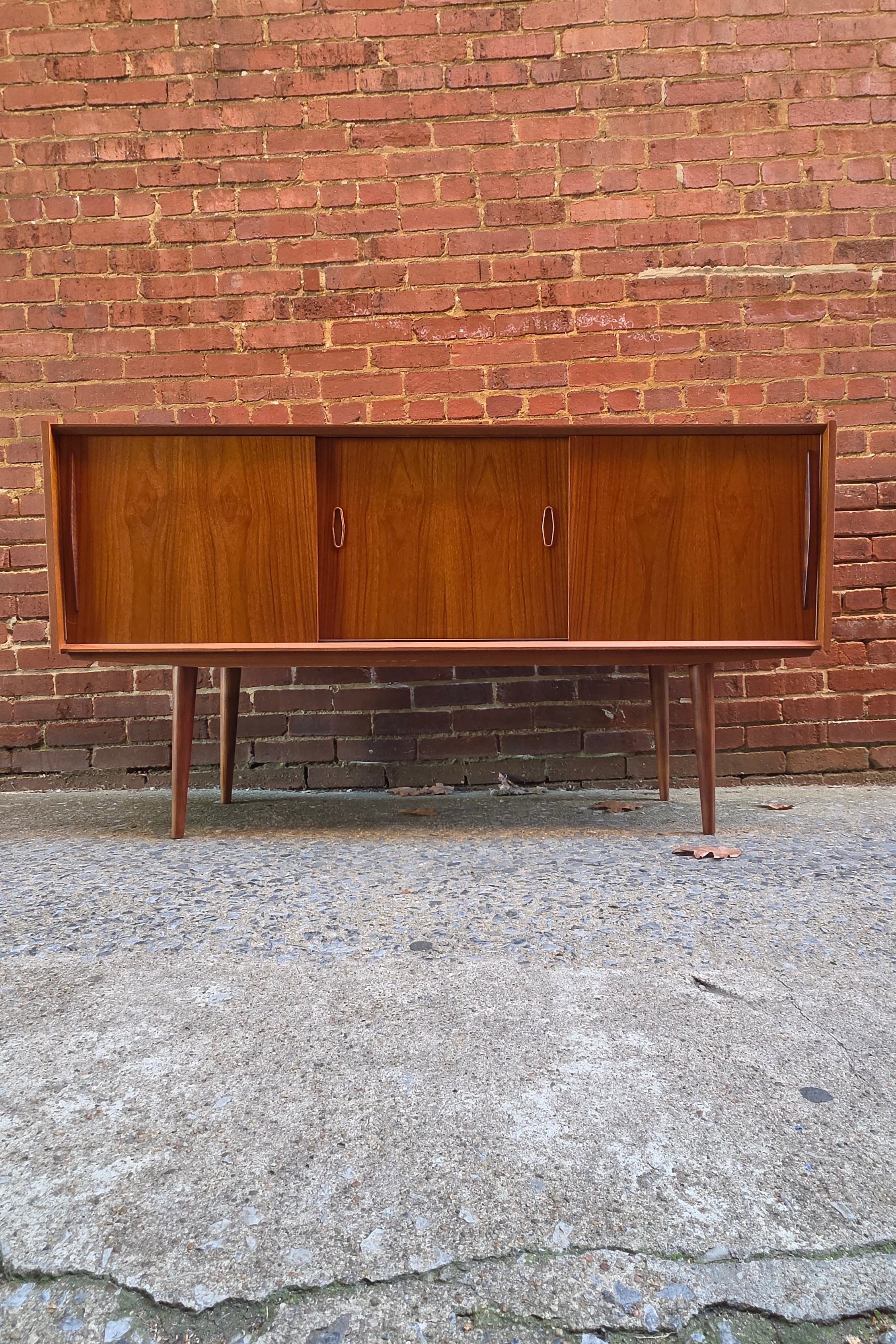 Danish Credenza 0526003 3 doors