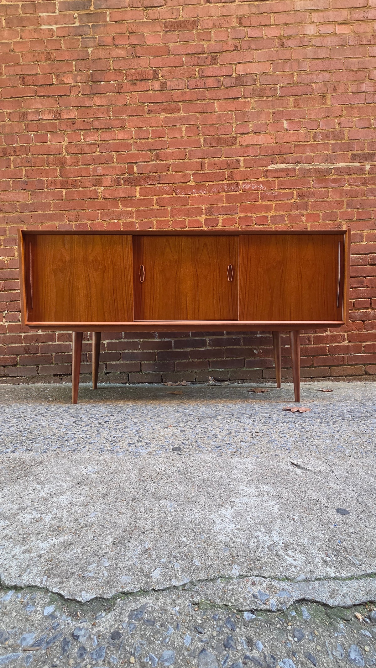 Danish Credenza 0526003 3 doors