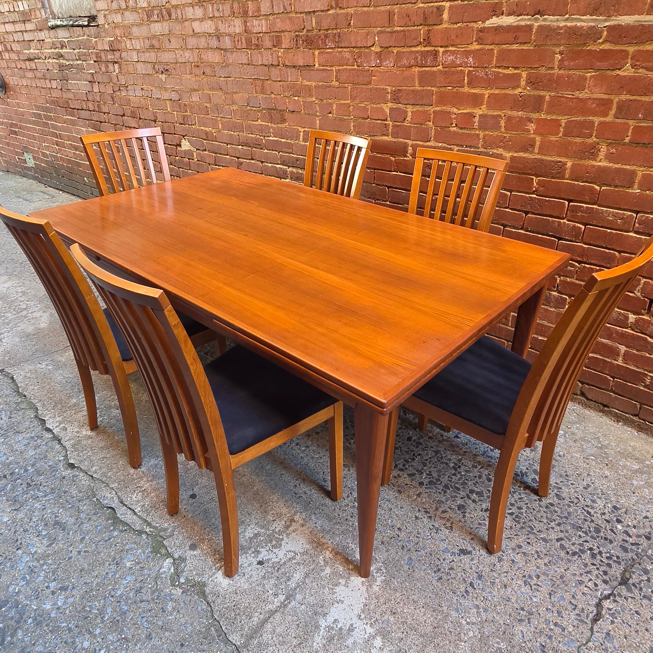 Neils Otto Moller Dining Table plus 6 Skovby Chairs