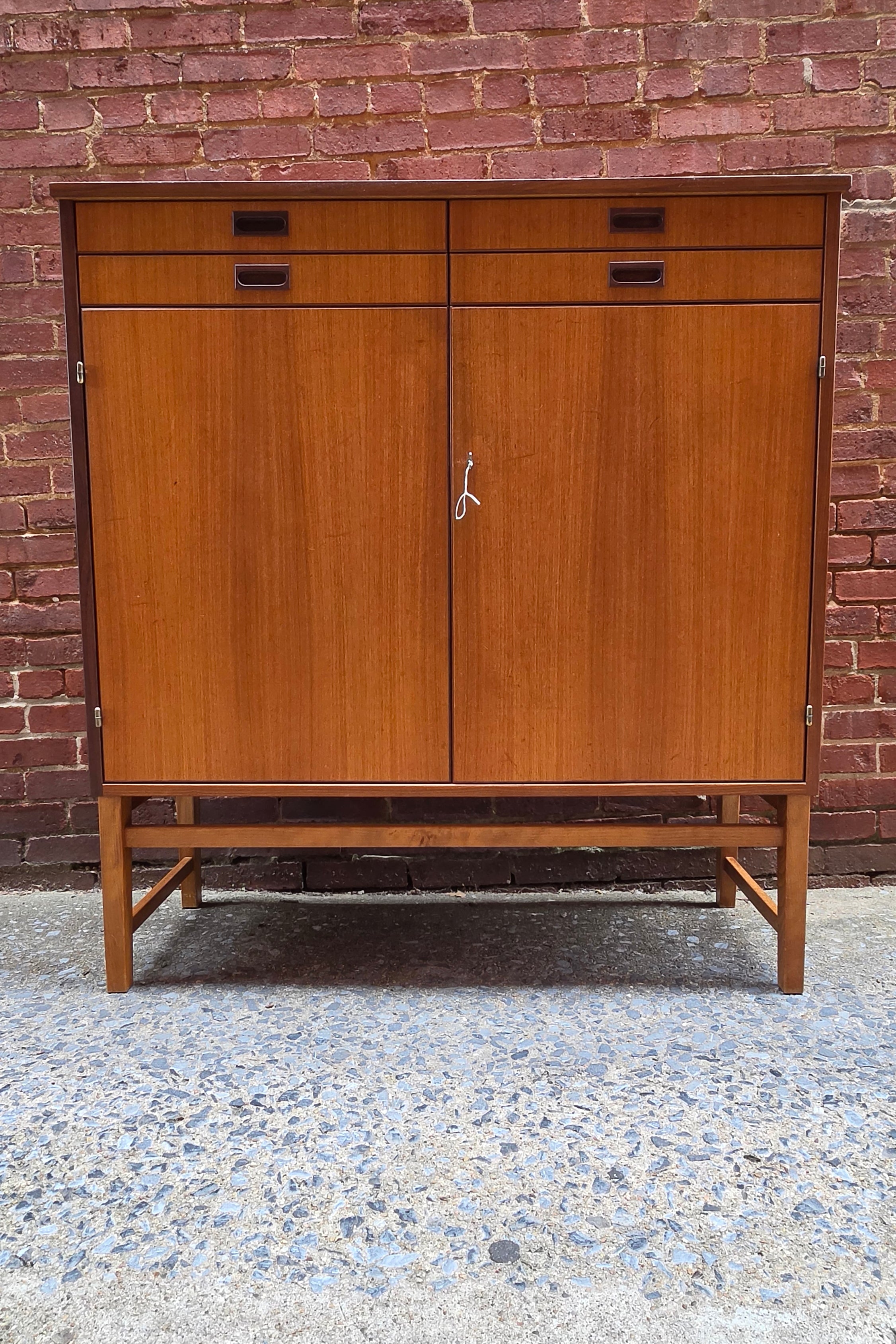 Teak Tall Cabinet TADR-0526-004