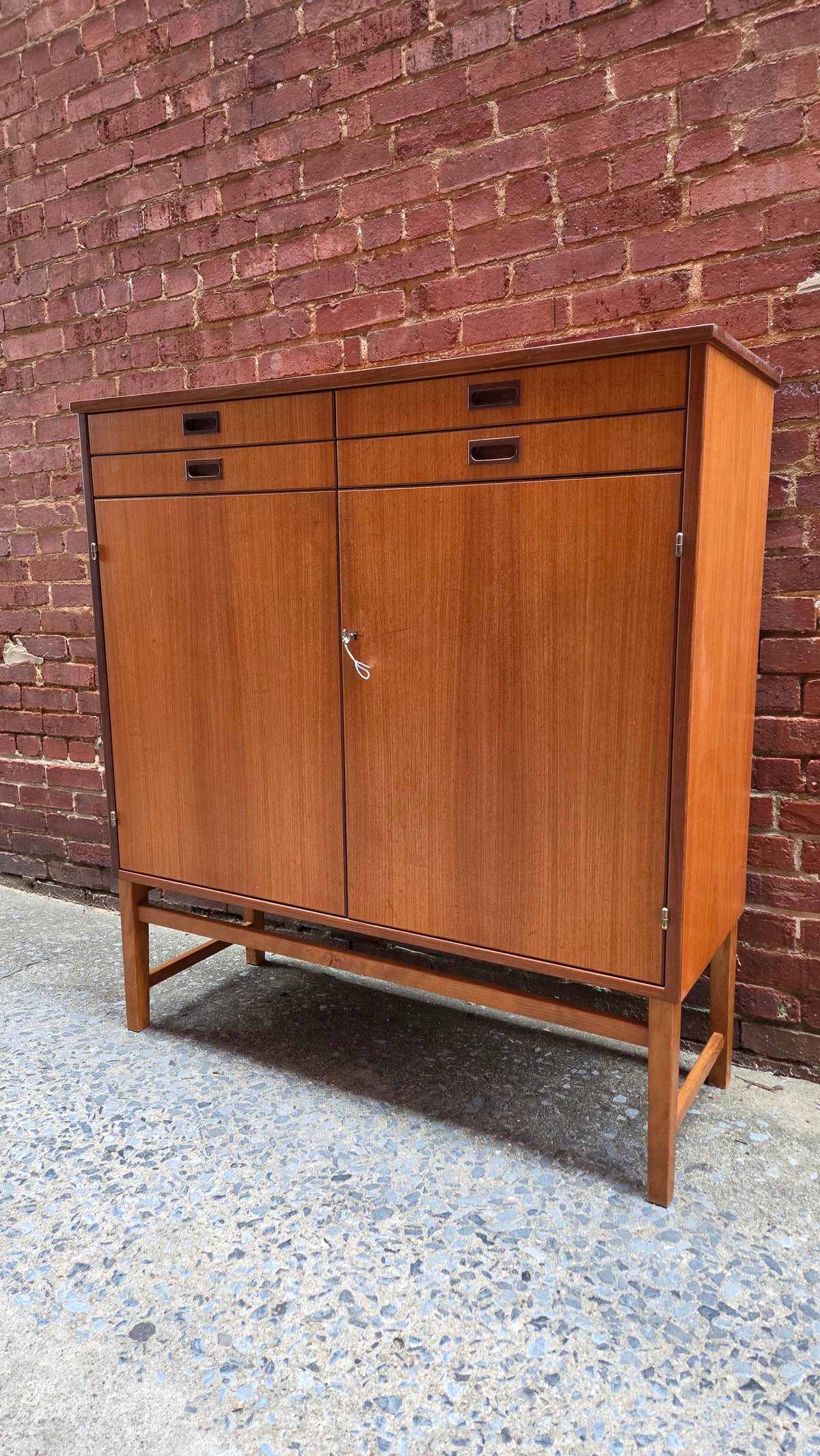 Teak Tall Cabinet TADR-0526-004