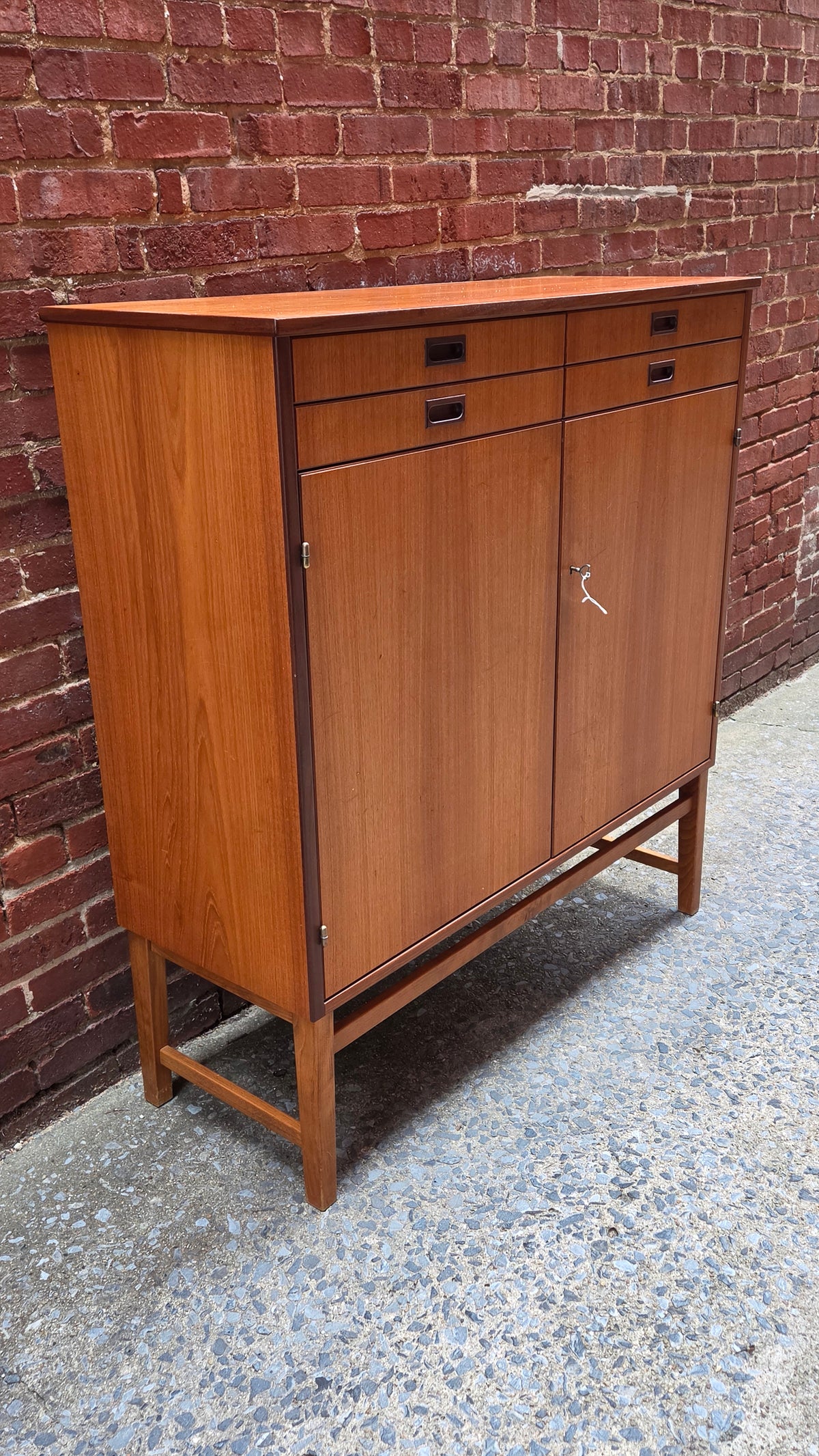 Teak Tall Cabinet TADR-0526-004