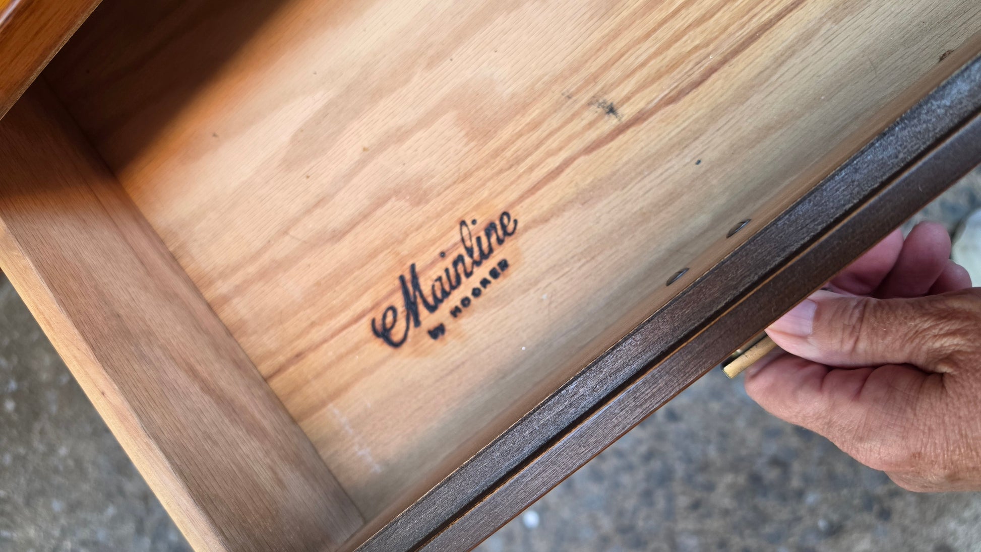Mainline by Hooker China Hutch