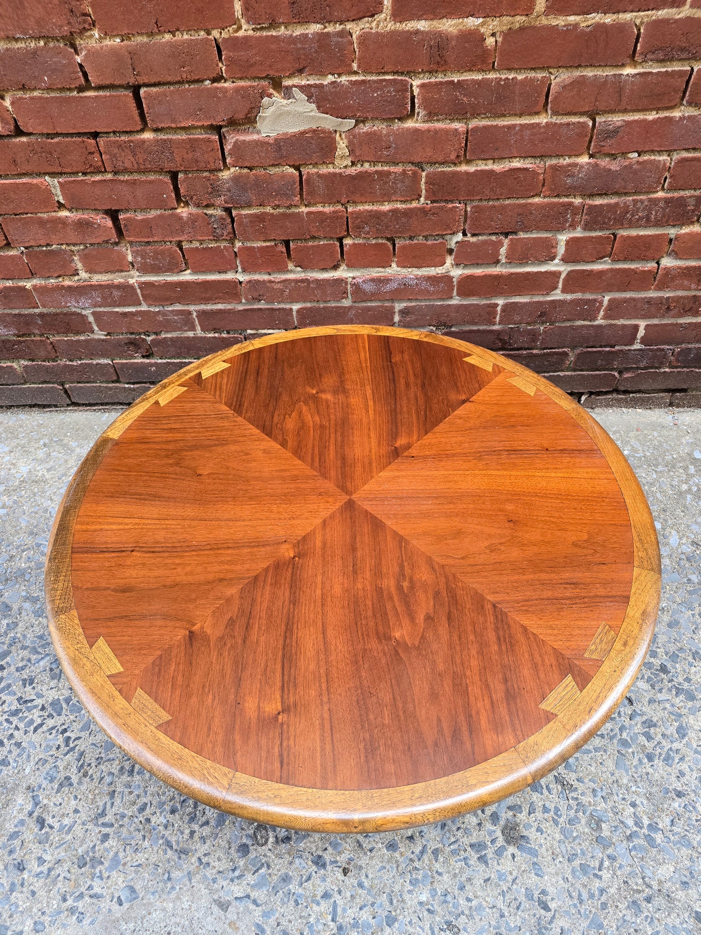 Lane Acclaim Round Coffee Table
