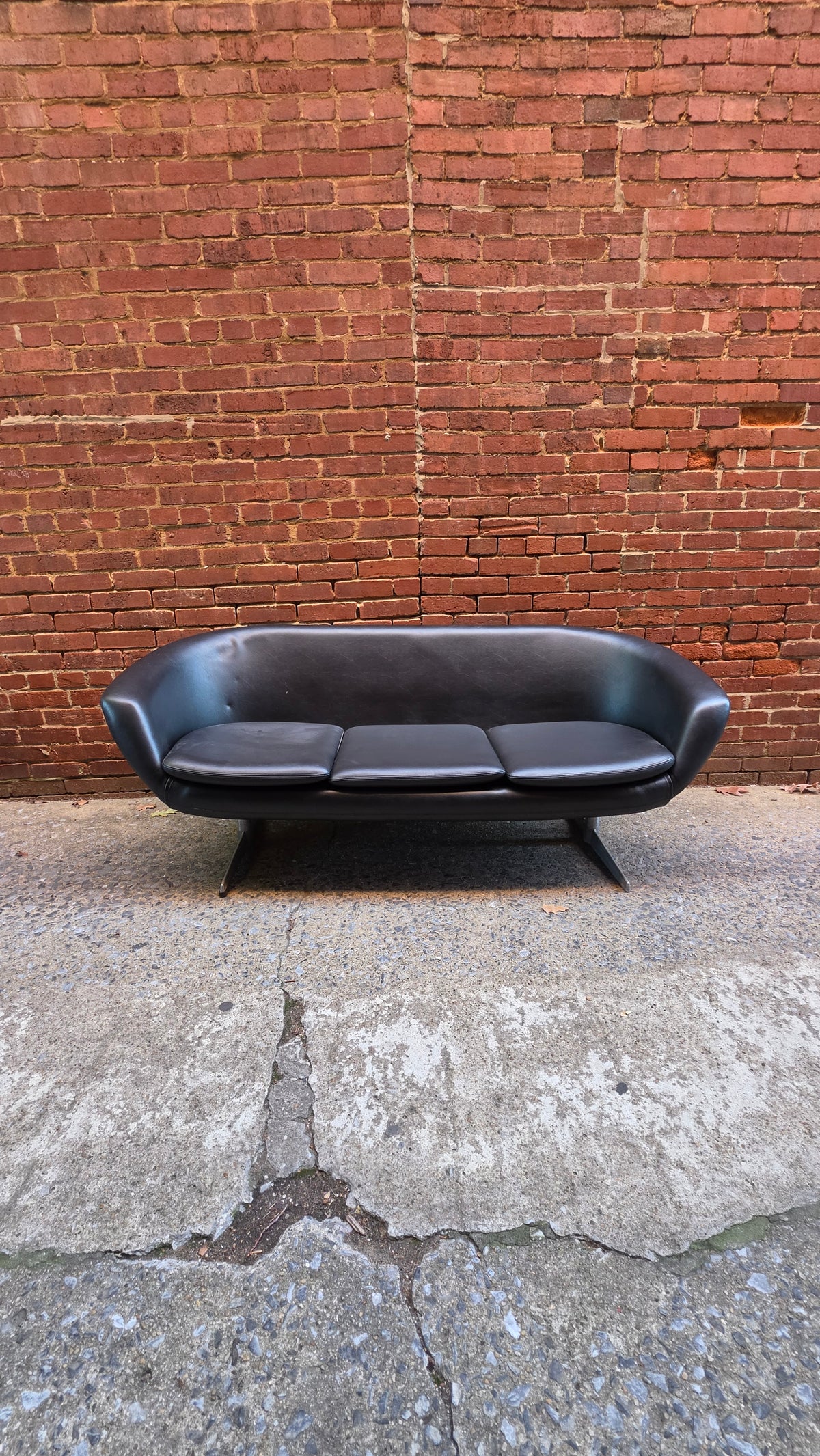Overmann Sofa